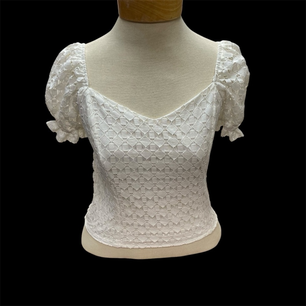 Monteau Women Large White Short Sleeve Geometric Eyelet Lace Top Puff Sleeves